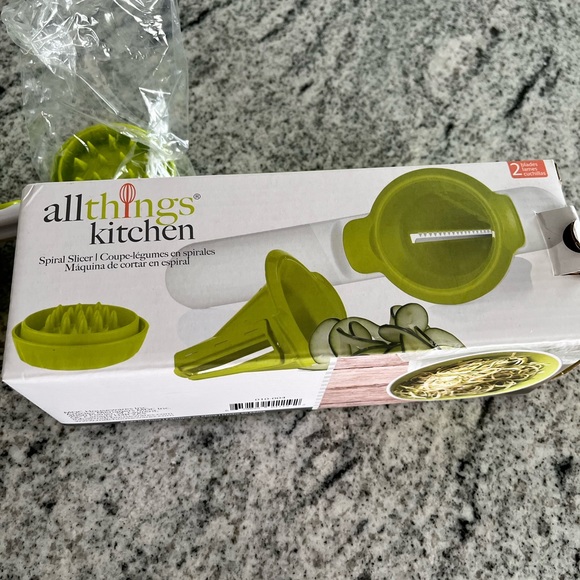Spiral slicer ( 3 for $20) - Picture 2 of 3